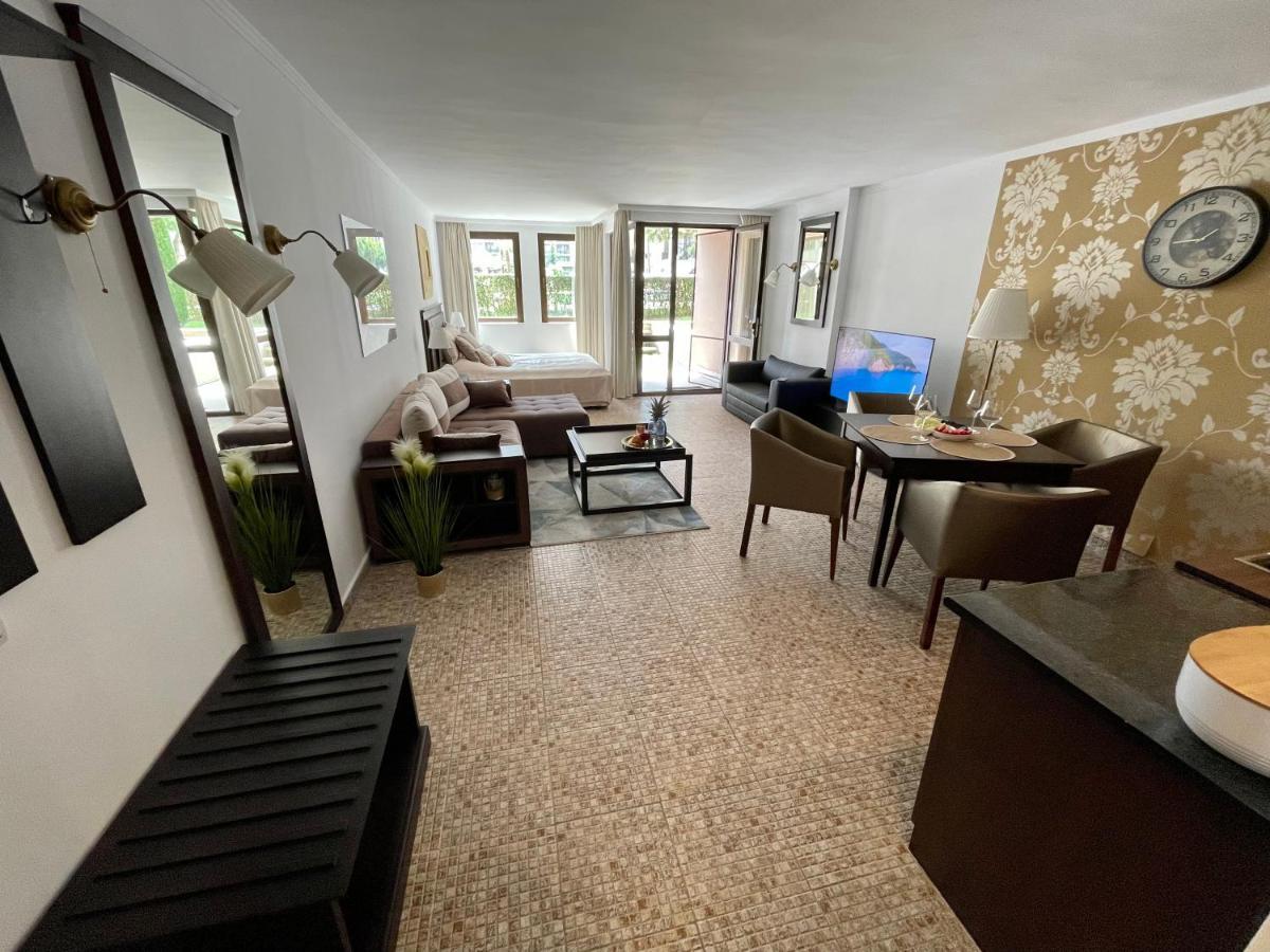 Royal Beach Apartments - 5M To Pool, 100M To Beach サニービーチ エクステリア 写真