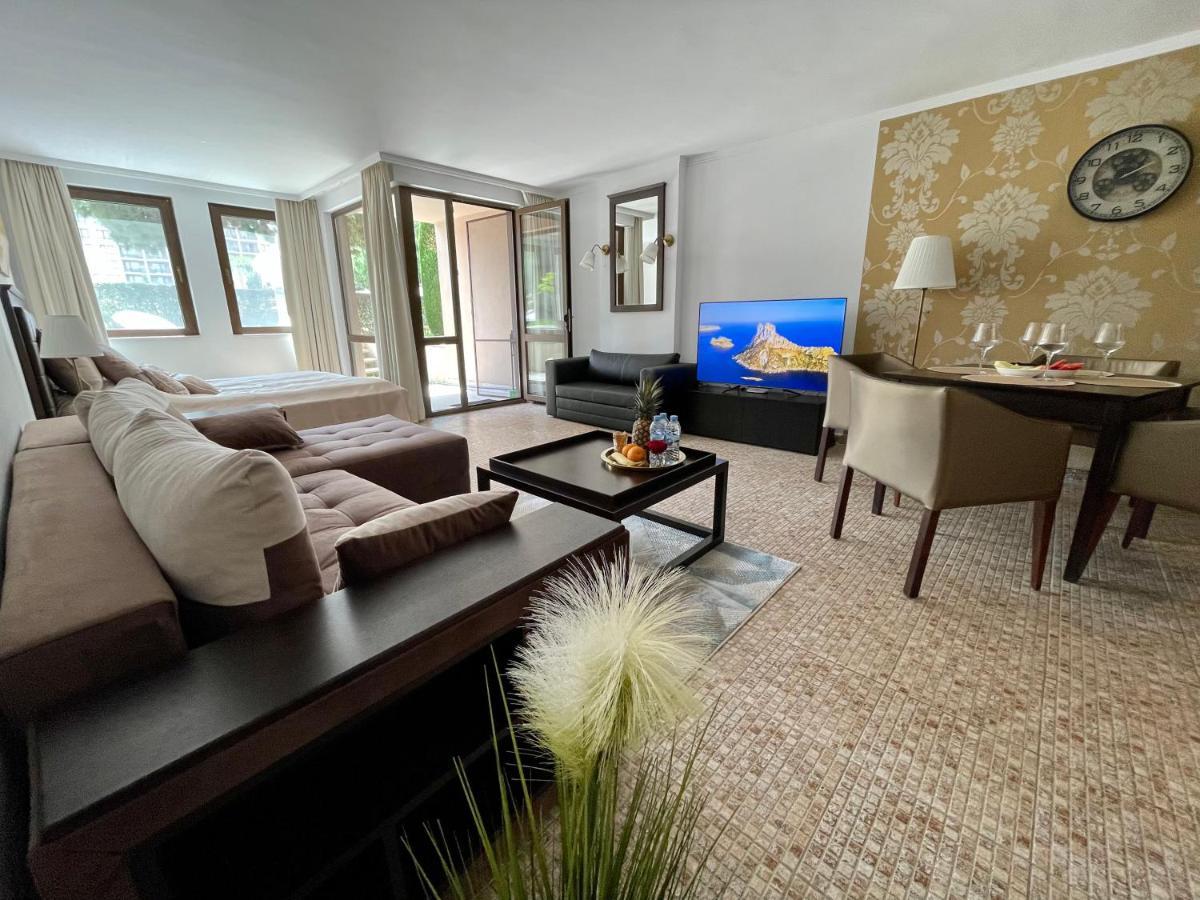Royal Beach Apartments - 5M To Pool, 100M To Beach サニービーチ エクステリア 写真