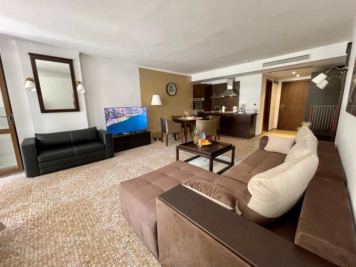Royal Beach Apartments - 5M To Pool, 100M To Beach サニービーチ エクステリア 写真
