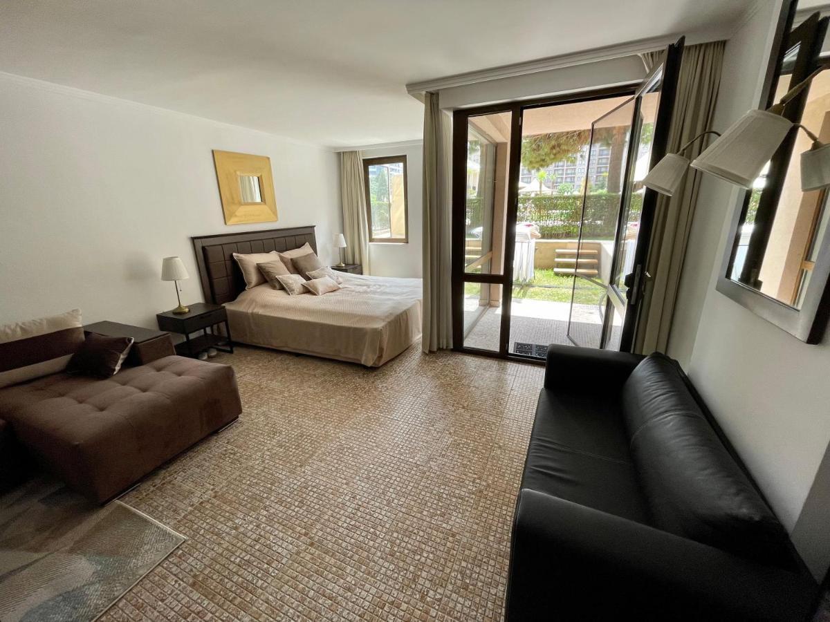 Royal Beach Apartments - 5M To Pool, 100M To Beach サニービーチ エクステリア 写真